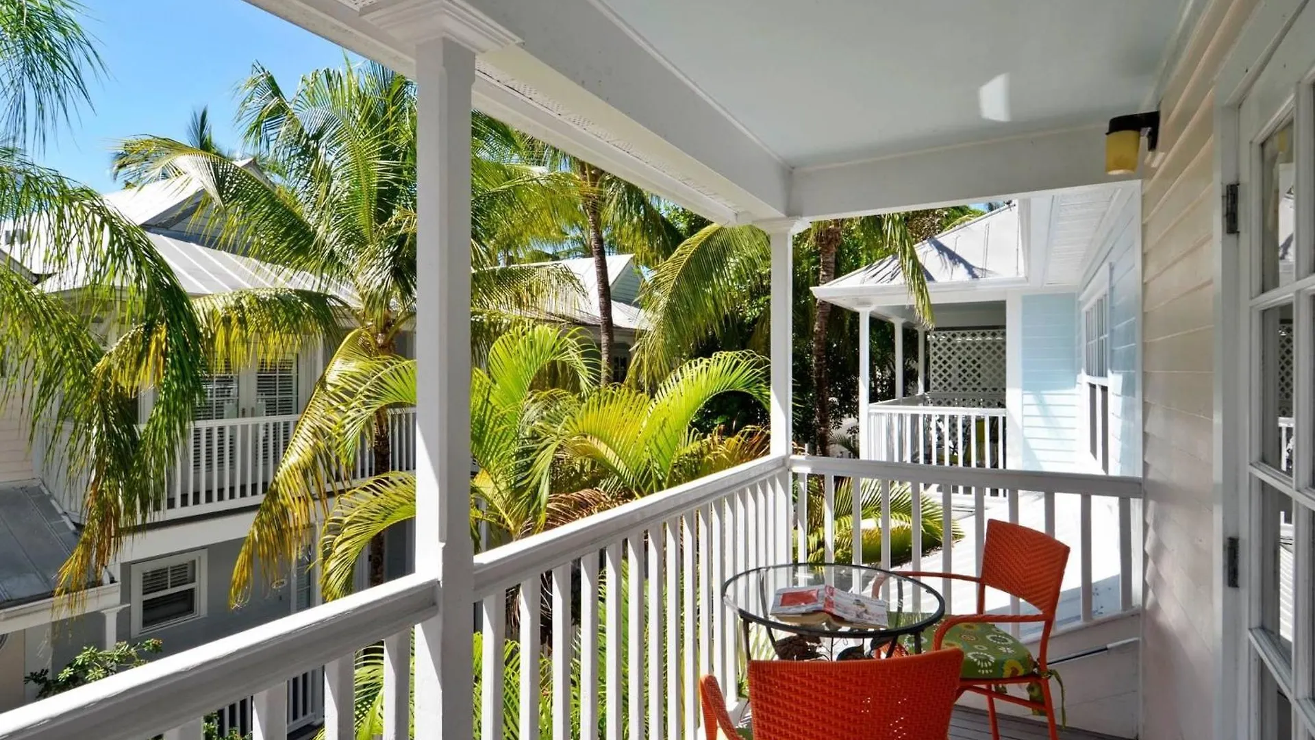 Breezy Bungalow By Avantstay Close 2 Zachary Taylor State Park Beach W Shared Pool Week Long Stays Key West