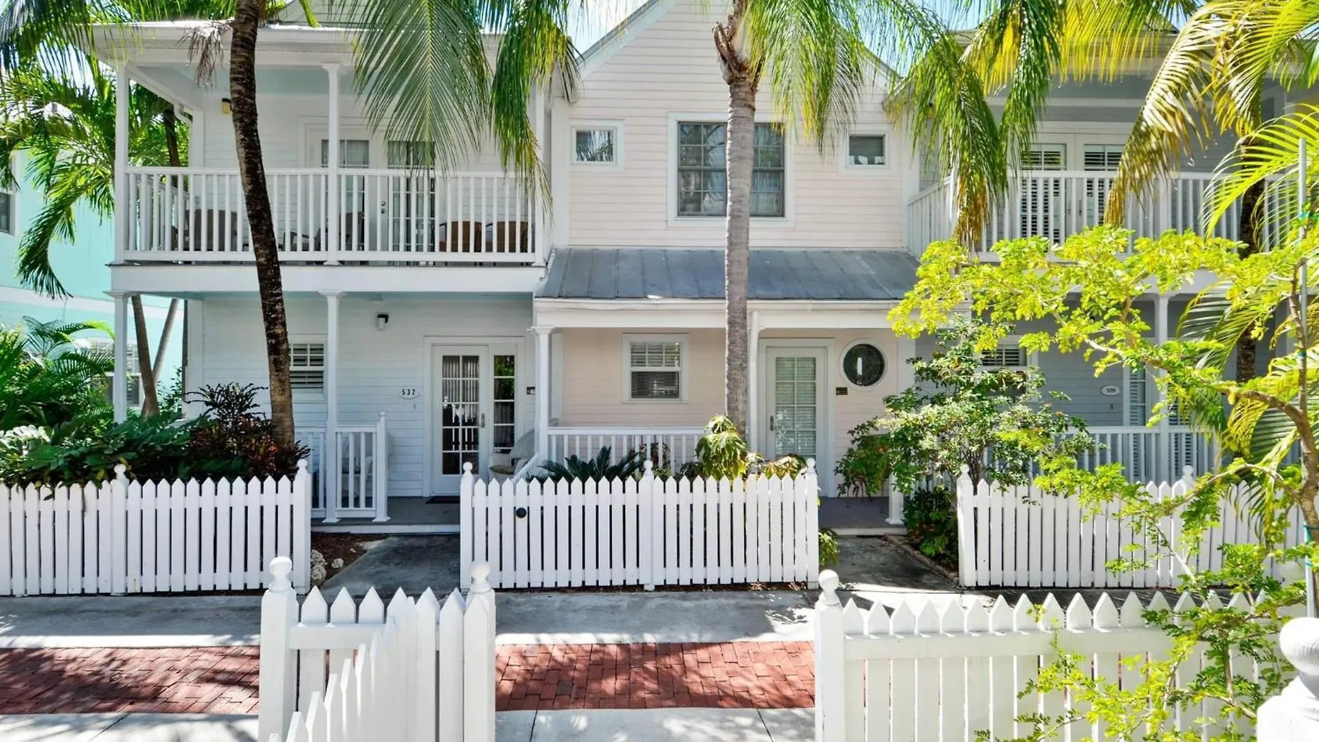 Breezy Bungalow By Avantstay Close 2 Zachary Taylor State Park Beach W Shared Pool Week Long Stays Key West Holiday home